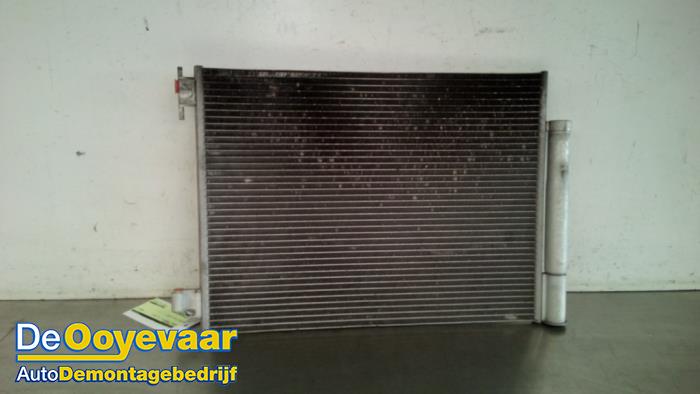Gebruikte Airco Condensor Renault Twingo III (AH) 1.0 SCe 70 12V Prijs € 39,99 Margeregeling aangeboden door Autodemontagebedrijf De Ooyevaar