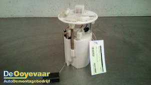 Gebruikte Benzinepomp Renault Twingo III (AH) 1.0 SCe 70 12V Prijs € 19,99 Margeregeling aangeboden door Autodemontagebedrijf De Ooyevaar