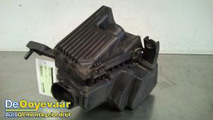 Gebruikte Luchtfilterhuis Renault Twingo III (AH) 1.0 SCe 70 12V Prijs € 15,00 Margeregeling aangeboden door Autodemontagebedrijf De Ooyevaar