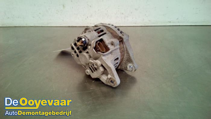 Dynamo van een Mitsubishi Lancer Wagon (CS/CT) 1.6 16V 2004