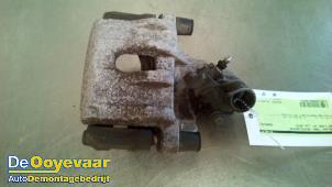 Gebruikte Remklauw (Tang) rechts-achter Ford C-Max (DXA) 2.0 16V Energi Prijs € 9,99 Margeregeling aangeboden door Autodemontagebedrijf De Ooyevaar