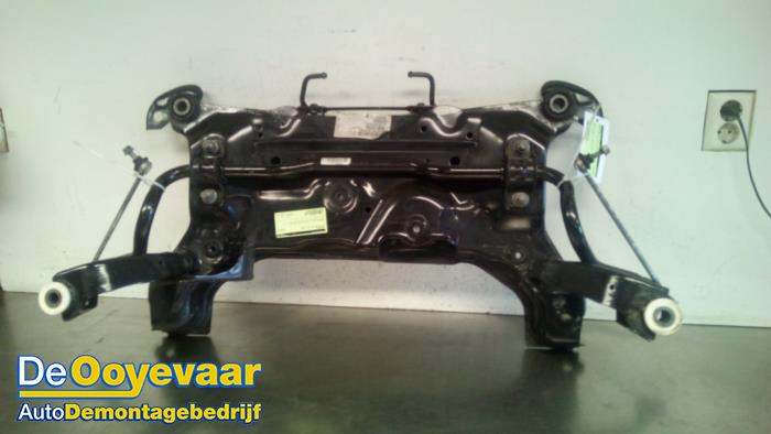 Gebruikte Subframe Volvo V40 (MV) 2.0 D3 16V Prijs € 59,99 Margeregeling aangeboden door Autodemontagebedrijf De Ooyevaar
