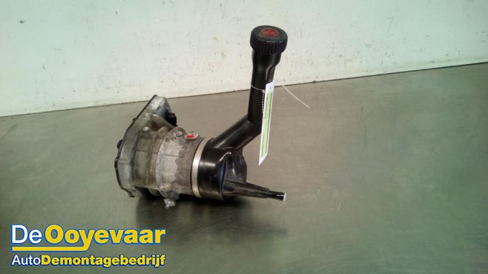 Gebruikte Servopomp Peugeot 308 SW (4E/H) 2.0 HDiF 16V GT Autom. Prijs € 149,99 Margeregeling aangeboden door Autodemontagebedrijf De Ooyevaar