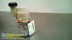 Gebruikte Pomp Servo Dacia Logan MCV III/Sandero Wagon (SD07) 0.9 TCe 90 12V GPL Prijs € 79,99 Margeregeling aangeboden door Autodemontagebedrijf De Ooyevaar