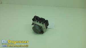 Gebruikte ABS Pomp Renault Kangoo Express (FW) 1.5 dCi 90 FAP Prijs € 69,99 Margeregeling aangeboden door Autodemontagebedrijf De Ooyevaar