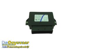 Gebruikte Handrem Module Infiniti Q30 (H15) 1.5d Prijs € 19,99 Margeregeling aangeboden door Autodemontagebedrijf De Ooyevaar