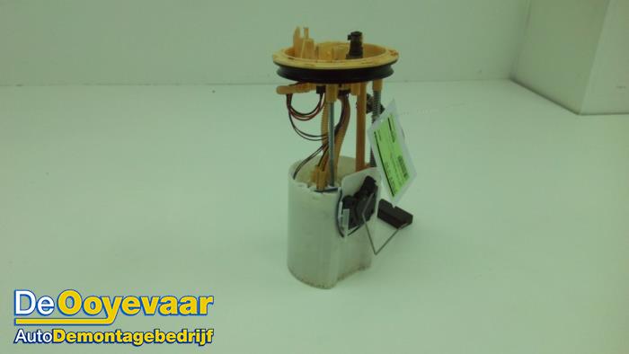 Gebruikte Tank element Pomp Volkswagen Tiguan (5N1/2) 2.0 TDI 16V 4Motion Prijs € 69,99 Margeregeling aangeboden door Autodemontagebedrijf De Ooyevaar