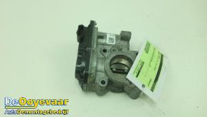 Gebruikte Gasklephuis Renault Clio IV (5R) 0.9 Energy TCE 90 12V Prijs € 5,00 Margeregeling aangeboden door Autodemontagebedrijf De Ooyevaar