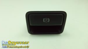 Gebruikte Handrem schakelaar Mercedes GLE (W166) 43 AMG 3.0 V6 24V Turbo 4-Matic Prijs € 5,00 Margeregeling aangeboden door Autodemontagebedrijf De Ooyevaar