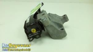 Gebruikte Versnellingsbak Steun Seat Ibiza V (KJB) 1.0 TSI 12V Prijs € 19,99 Margeregeling aangeboden door Autodemontagebedrijf De Ooyevaar