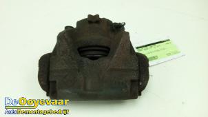 Gebruikte Remklauw (Tang) links-voor Renault Megane III Grandtour (KZ) 1.5 dCi 110 Prijs € 9,99 Margeregeling aangeboden door Autodemontagebedrijf De Ooyevaar