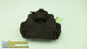 Gebruikte Remklauw (Tang) rechts-voor Renault Megane III Grandtour (KZ) 1.5 dCi 110 Prijs € 9,99 Margeregeling aangeboden door Autodemontagebedrijf De Ooyevaar