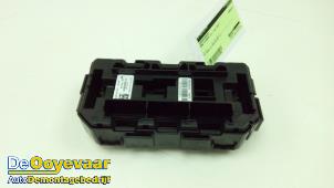 Gebruikte Zekeringkast BMW 3 serie Gran Turismo (F34) 320i 2.0 16V Prijs € 34,99 Margeregeling aangeboden door Autodemontagebedrijf De Ooyevaar