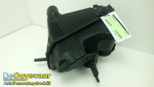 Gebruikte Luchtfilterhuis Mercedes Citan (415.6) 1.5 109 CDI Prijs € 9,99 Margeregeling aangeboden door Autodemontagebedrijf De Ooyevaar