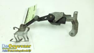 Gebruikte Stabilisatie Regel Sensor Mercedes C Estate (S205) C-250 CDI BlueTEC, C-250 d 2.2 16V 4-Matic Prijs € 15,00 Margeregeling aangeboden door Autodemontagebedrijf De Ooyevaar