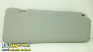 Gebruikte Zonneklep Smart Forfour (453) 1.0 12V Prijs € 14,98 Margeregeling aangeboden door Autodemontagebedrijf De Ooyevaar