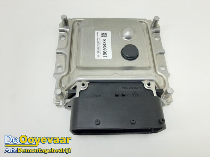 Computer Motormanagement van een Mitsubishi L-200 2.2 DI-D 4WD 2020