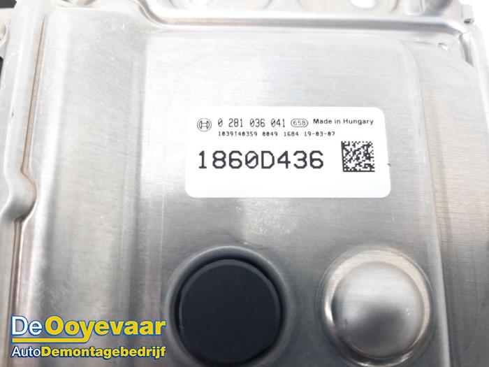 Computer Motormanagement van een Mitsubishi L-200 2.2 DI-D 4WD 2020