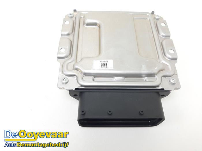 Computer Motormanagement van een Mitsubishi L-200 2.2 DI-D 4WD 2020