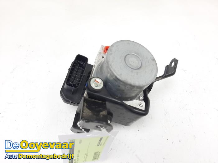 Gebruikte ABS Pomp Mitsubishi L-200 2.2 DI-D 4WD Prijs € 99,99 Margeregeling aangeboden door Autodemontagebedrijf De Ooyevaar