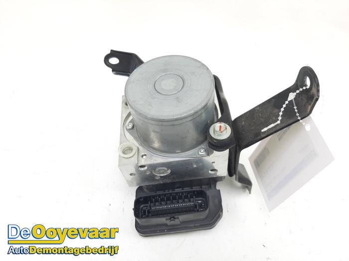 Gebruikte ABS Pomp Mitsubishi L-200 2.2 DI-D 4WD Prijs € 99,99 Margeregeling aangeboden door Autodemontagebedrijf De Ooyevaar