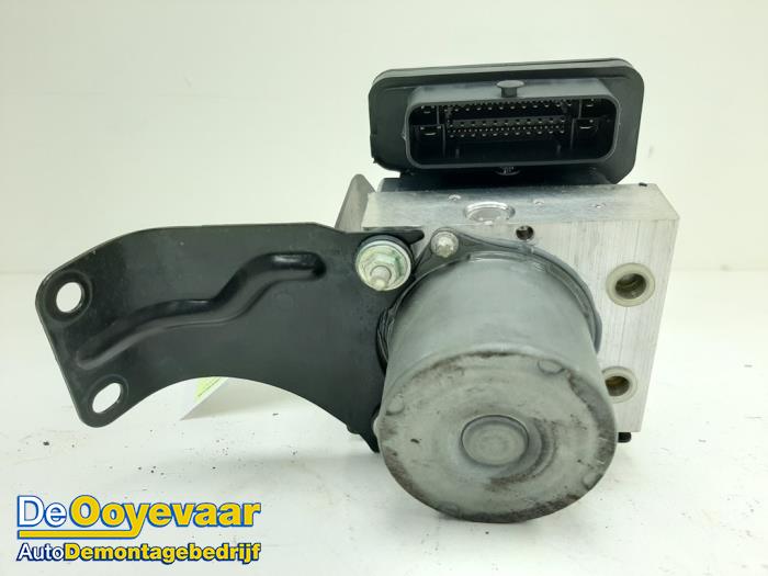 Gebruikte ABS Pomp Mitsubishi Space Star (A0) 1.2 12V Prijs € 69,99 Margeregeling aangeboden door Autodemontagebedrijf De Ooyevaar