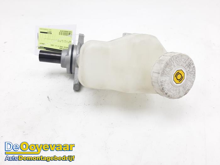 Gebruikte Hoofdremcilinder Mitsubishi Space Star (A0) 1.2 12V Prijs € 19,99 Margeregeling aangeboden door Autodemontagebedrijf De Ooyevaar