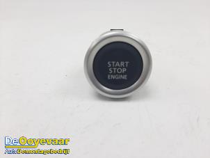 Gebruikte Start/Stop schakelaar Mitsubishi Space Star (A0) 1.2 12V Prijs € 24,99 Margeregeling aangeboden door Autodemontagebedrijf De Ooyevaar