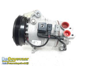 Gebruikte Aircopomp Renault Twingo III (AH) 1.0 SCe 75 12V Prijs € 99,99 Margeregeling aangeboden door Autodemontagebedrijf De Ooyevaar