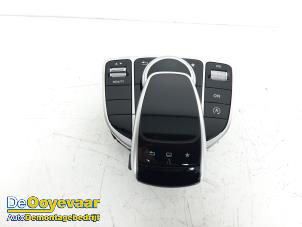 Gebruikte I-Drive knop Mercedes C (W205) C-220 2.2 CDI BlueTEC, C-220 d 16V Prijs € 174,99 Margeregeling aangeboden door Autodemontagebedrijf De Ooyevaar