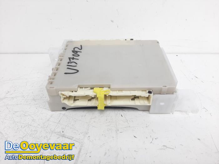 Computer Body Control van een Toyota Yaris III (P13) 1.5 16V Hybrid 2017