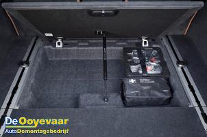 Gebruikte Gasdemper vloerplaat bagage BMW 5 serie Touring (G31) 540d xDrive 3.0 TwinPower Turbo 24V Prijs € 9,99 Margeregeling aangeboden door Autodemontagebedrijf De Ooyevaar