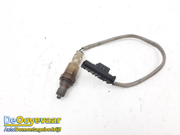 Gebruikte Lambda Sonde Mercedes CLA (118.3) 1.3 CLA-180 Turbo 16V Prijs € 15,00 Margeregeling aangeboden door Autodemontagebedrijf De Ooyevaar