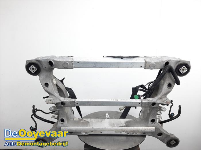 Subframe van een Tesla Model S 85D Performance 2016
