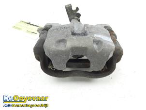 Gebruikte Remklauw (Tang) links-achter Mazda 3 (BM/BN) 2.0 SkyActiv-G 16V Prijs € 25,00 Margeregeling aangeboden door Autodemontagebedrijf De Ooyevaar