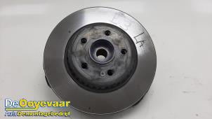 Gebruikte Fusee links-achter Mercedes E (W213) E-200 2.0 Turbo 16V Prijs € 49,99 Margeregeling aangeboden door Autodemontagebedrijf De Ooyevaar