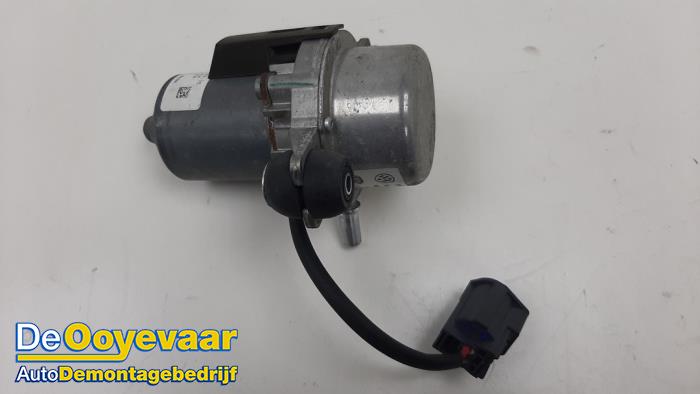 Gebruikte Vacuumpomp Rembekrachtiging Volkswagen Golf VII (AUA) 1.0 TSI 12V BlueMotion Prijs € 19,99 Margeregeling aangeboden door Autodemontagebedrijf De Ooyevaar