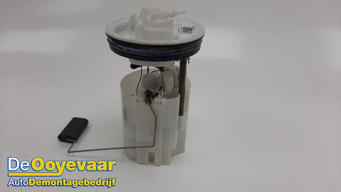 Gebruikte Tank element Pomp Ford Focus 3 1.6 Ti-VCT 16V 125 Prijs € 19,99 Margeregeling aangeboden door Autodemontagebedrijf De Ooyevaar