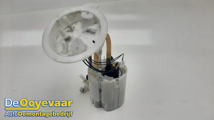 Gebruikte Brandstofpomp Elektrisch BMW 4 serie Gran Coupe (F36) 435d xDrive 3.0 24V Prijs € 35,00 Margeregeling aangeboden door Autodemontagebedrijf De Ooyevaar