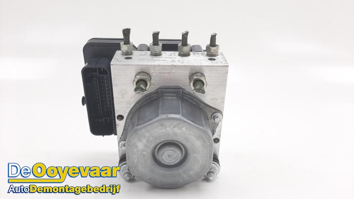 Gebruikte ABS Pomp Peugeot 108 1.0 12V Prijs € 9,99 Margeregeling aangeboden door Autodemontagebedrijf De Ooyevaar