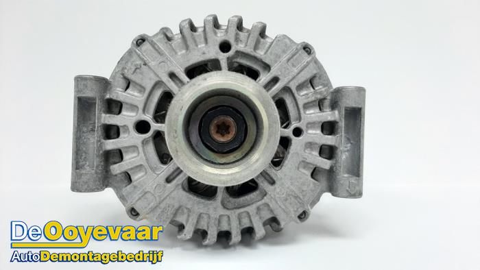 Gebruikte Dynamo Mercedes E Estate (S213) E-400 3.5 V6 Turbo 4-Matic Prijs € 199,99 Margeregeling aangeboden door Autodemontagebedrijf De Ooyevaar