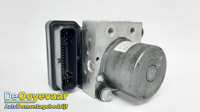 Gebruikte ABS Pomp Peugeot 308 SW (L4/L9/LC/LJ/LR) 1.2 12V e-THP PureTech 130 Prijs € 59,99 Margeregeling aangeboden door Autodemontagebedrijf De Ooyevaar