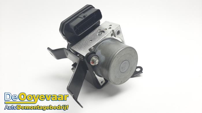 Gebruikte ABS Pomp Mitsubishi L-200 2.2 DI-D 4WD Prijs € 99,99 Margeregeling aangeboden door Autodemontagebedrijf De Ooyevaar
