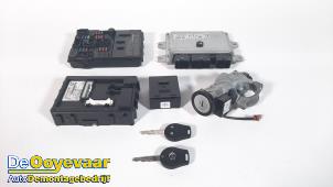 Gebruikte Kontaktslot + computer Nissan Note (E12) 1.2 68 Prijs € 99,99 Margeregeling aangeboden door Autodemontagebedrijf De Ooyevaar