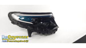 Gebruikte Rechter Koplamp Mercedes EQC (N293) 400 4-Matic Prijs € 399,99 Margeregeling aangeboden door Autodemontagebedrijf De Ooyevaar