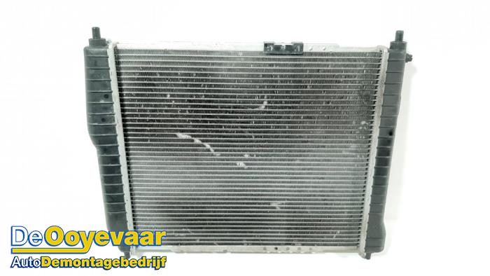 Radiateur van een Daewoo Kalos (SF48) 1.4 16V 2005