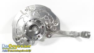 Gebruikte Fusee houder links-voor Mercedes EQC (N293) 400 4-Matic Prijs € 89,99 Margeregeling aangeboden door Autodemontagebedrijf De Ooyevaar