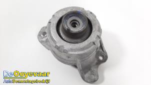 Gebruikte Motorsteun Mercedes EQC (N293) 400 4-Matic Prijs € 39,99 Margeregeling aangeboden door Autodemontagebedrijf De Ooyevaar