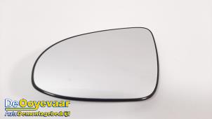 Gebruikte Spiegelglas links Peugeot 108 1.0 12V Prijs € 14,98 Margeregeling aangeboden door Autodemontagebedrijf De Ooyevaar