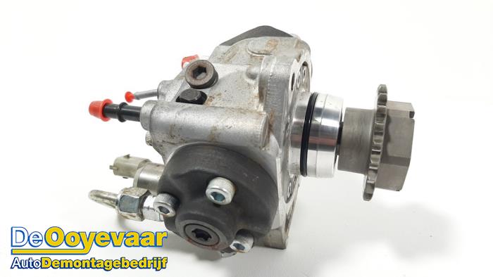 Gebruikte Dieselpomp Opel Zafira Tourer (P12) 1.6 CDTI 16V 136 Prijs € 89,99 Margeregeling aangeboden door Autodemontagebedrijf De Ooyevaar